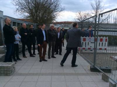 Besuch der Fraktion in Ggglingen-Donaustetten am 05.04.2016 - Die CDU-Fraktion ließ sich von Ortsvorsteher Markus Mendler die neuesten Entwicklungen in Gögglingen-Donaustetten zeigen (Bild: Dr. Karin Graf)