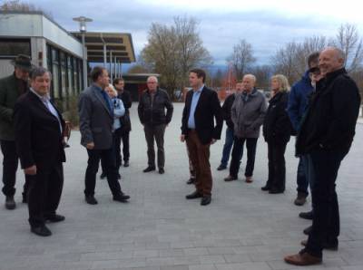Besuch der Fraktion in Ggglingen-Donaustetten am 05.04.2016 - Siegfried Keppler, Dr. Hans-Walter Roth, Dr. Bertram Holz, Wolfgang Schmauder und Winfried Walter bei der Begehung. (Bild: Dr. Karin Graf)