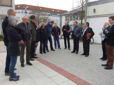 Besuch der Fraktion in Ggglingen-Donaustetten am 05.04.2016 - Ortsvorsteher Markus Mendler begrüßt die CDU-Fraktion in Gögglingen-Donaustetten (Bild: Dr. Karin Graf)